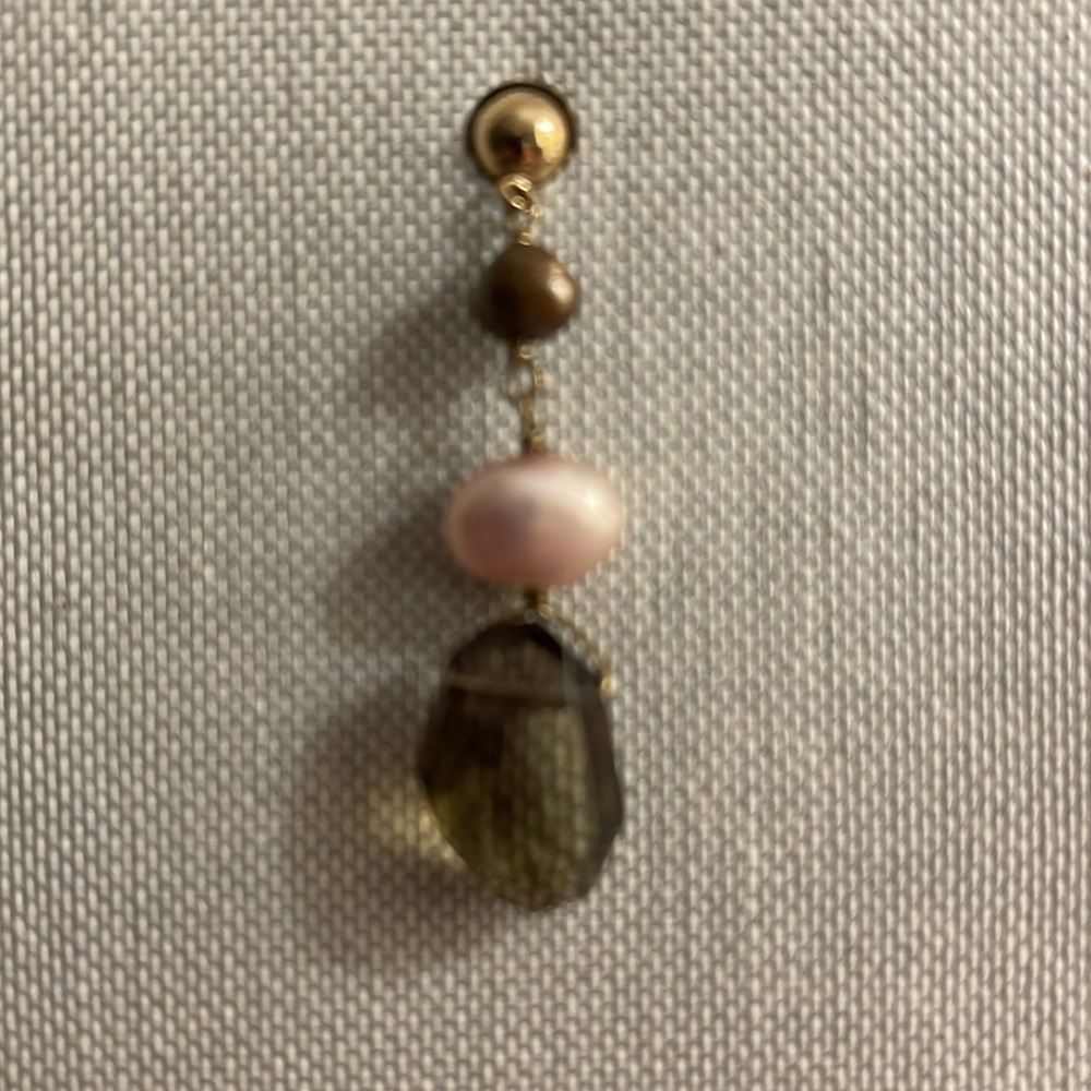 SMOKY QUARTZ AND FRESH WATER PEARL EARRINGS - Picture 8 of 8